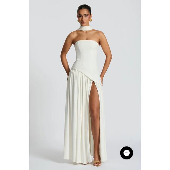 Elegant White Midi Dress - Picture 2 of 15